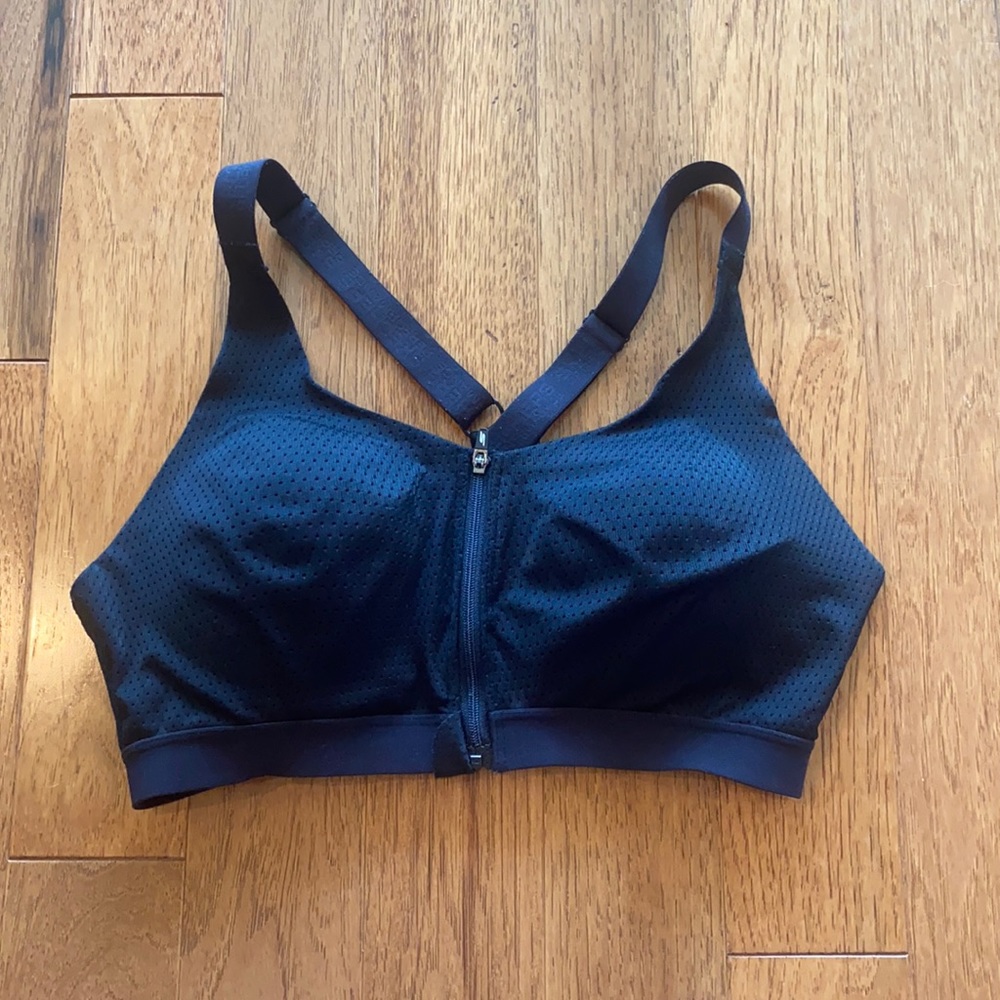 Sketchers Sports Bra